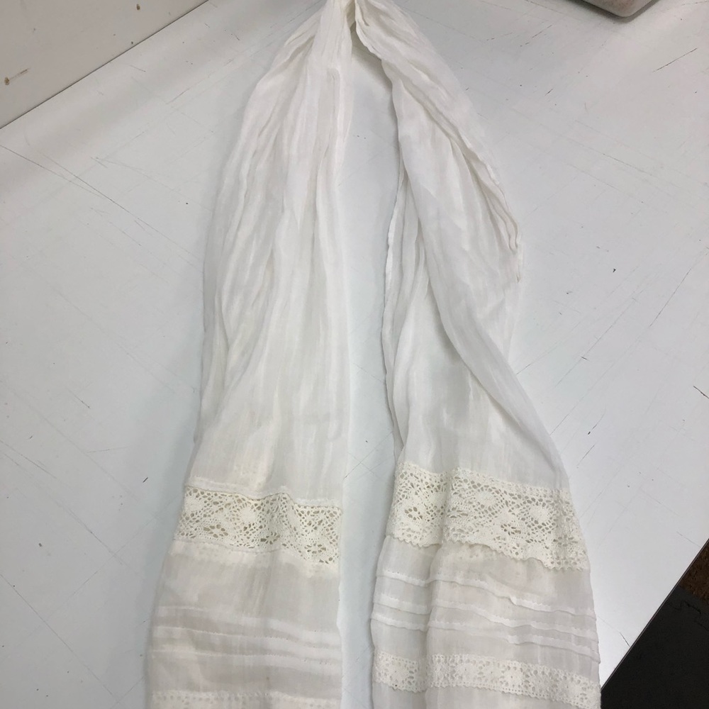 Old Navy cream scarf